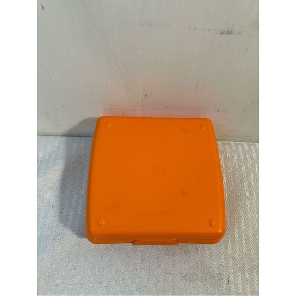 Tupperware sandwich keeper orange monkey face 5"x5" - Picture 2 of 2